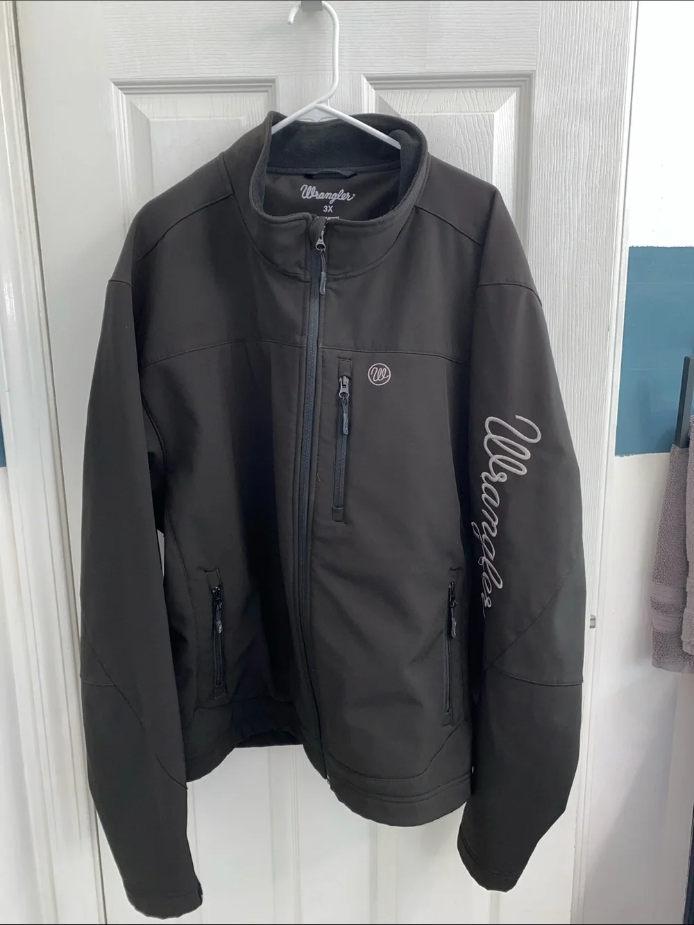 Wrangler Men's Black MJK023X Water-Repellent Trail Jacket